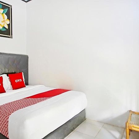 Oyo 90229 Fidel Caestro Homestay Kotadalem Buitenkant foto