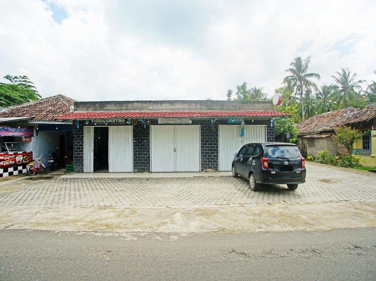Oyo 90229 Fidel Caestro Homestay Kotadalem Buitenkant foto
